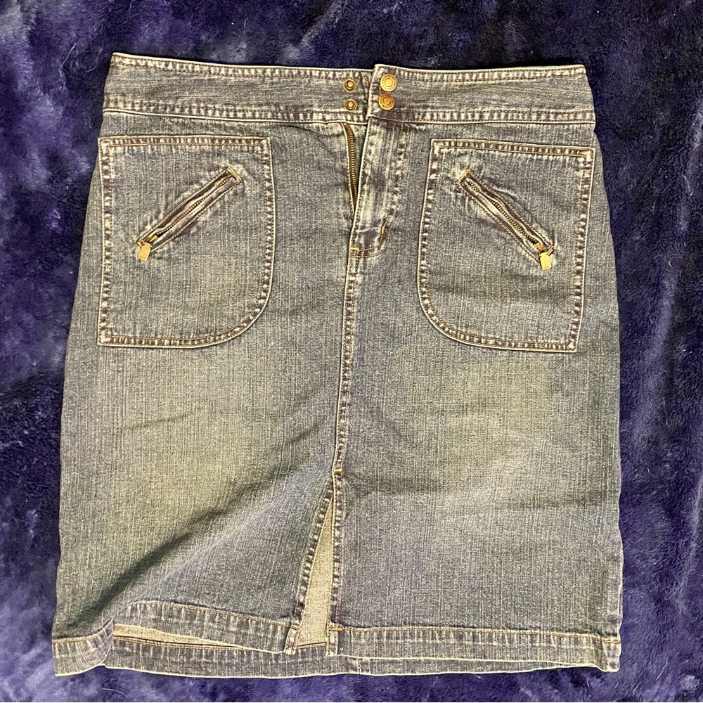 12P Ralph Lauren Denim knee length skirt with zipper pockets